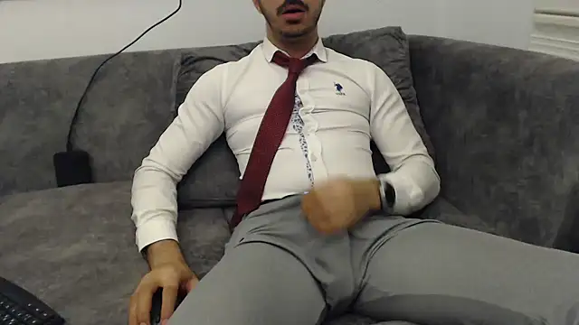 Snapshot of Naughtb0y chatting on 05-14-26, 06:49 Naughtb0y online show from 05-14-26, 06:49