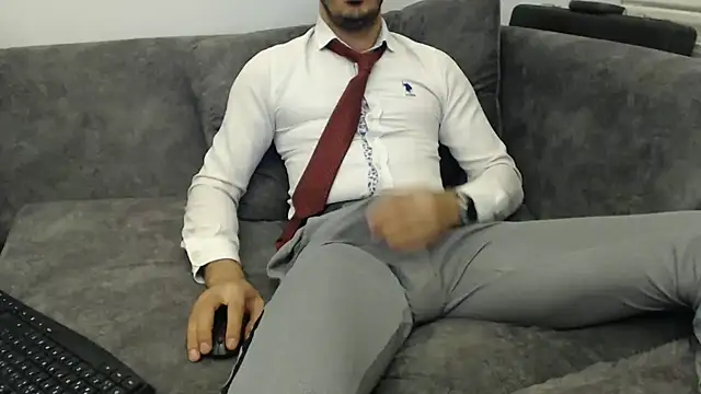 Snapshot of Naughtb0y chatting on 06-04-26, 10:47 Naughtb0y online show from 06-04-26, 10:47