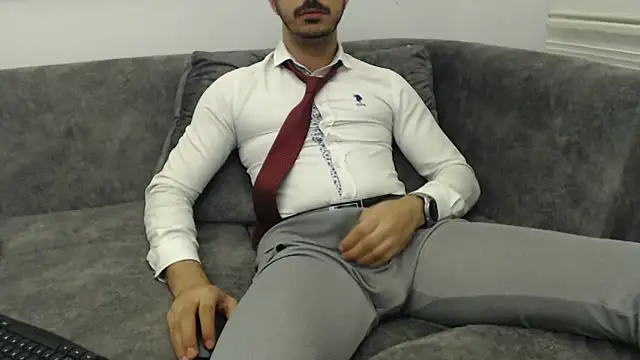 Snapshot of Naughtb0y chatting on 05-15-26, 09:46 Naughtb0y online show from 05-15-26, 09:46