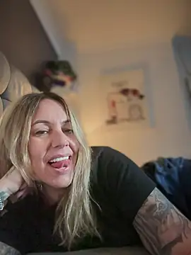 blondebitch2 online show from 03-03-25, 05:20