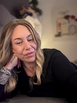 blondebitch2 online show from 11-10-25, 11:04