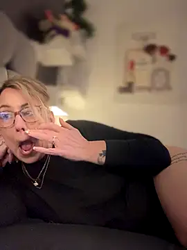 blondebitch2 online show from 01-06-26, 06:01