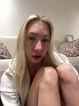 LuisaBecker online show from 01-02-25, 06:34