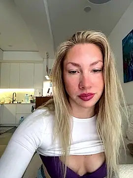 LuisaBecker online show from 01-18-26, 11:57