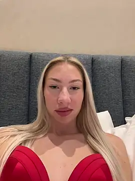 LuisaBecker online show from 12-24-24, 08:16
