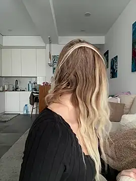 LuisaBecker online show from 01-17-26, 10:30