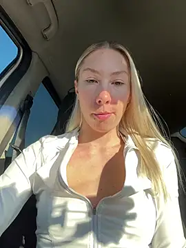 LuisaBecker online show from 01-29-25, 12:13