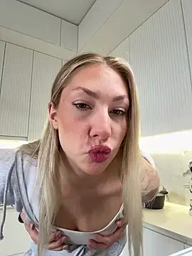 LuisaBecker online show from 01-09-26, 09:49