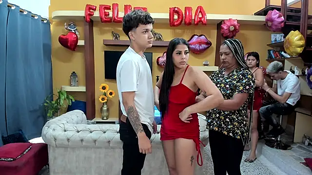 Snapshot of secret-of-roomies chatting on 02-14-25, 04:20 secret-of-roomies online show from 02-14-25, 04:20