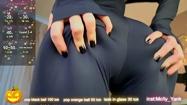 mollyyank online show from 10-31-25, 10:45