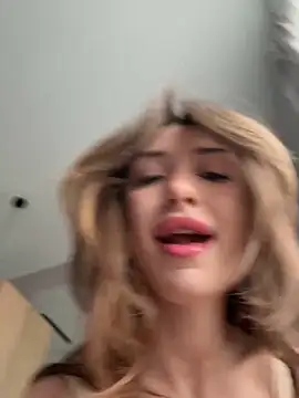 Snapshot of mollyyank chatting on 03-28-26, 12:17 mollyyank online show from 03-28-26, 12:17