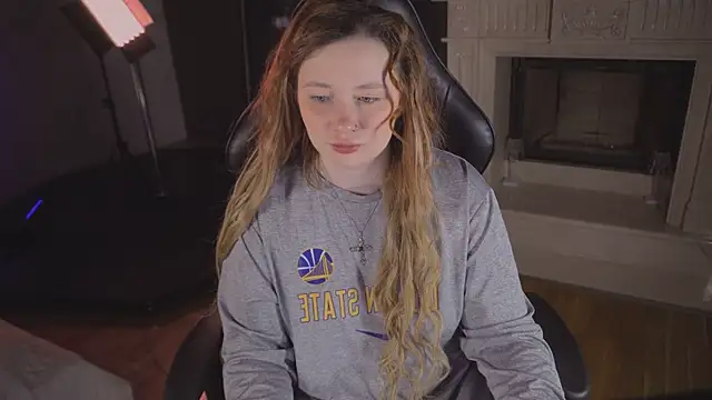 carolina elf online show from 04-12-26, 05:44