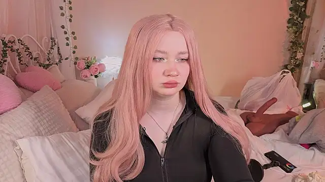 carolina elf online show from 03-24-26, 07:52