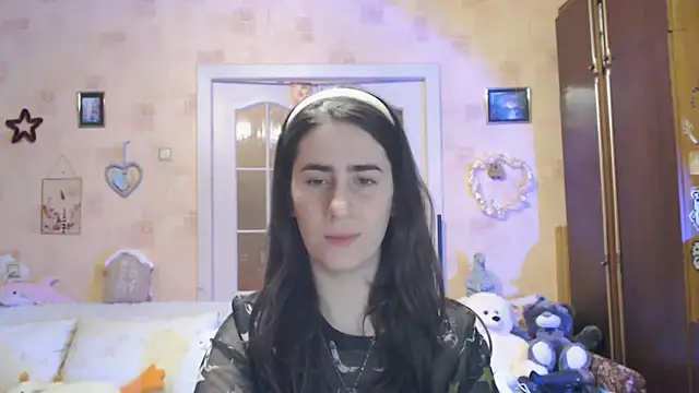 Snapshot of INELIKA chatting on 10-18-25, 09:39 INELIKA online show from 10-18-25, 09:39