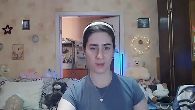 Snapshot of INELIKA chatting on 09-10-25, 09:47 INELIKA online show from 09-10-25, 09:47