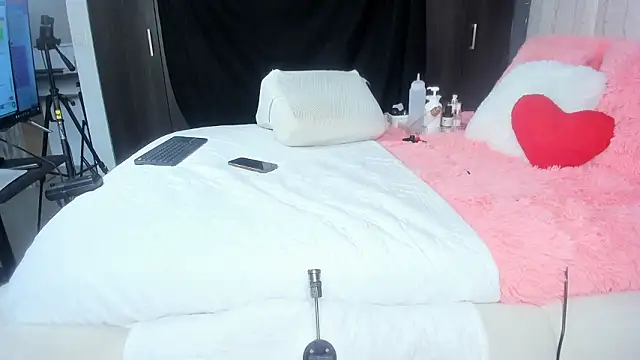 merida blue  online show from 01-31-26, 07:12