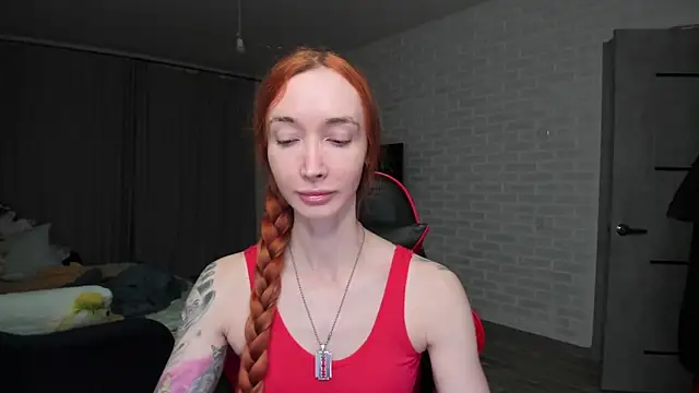 Roxy Silver online show from 12-15-25, 07:20