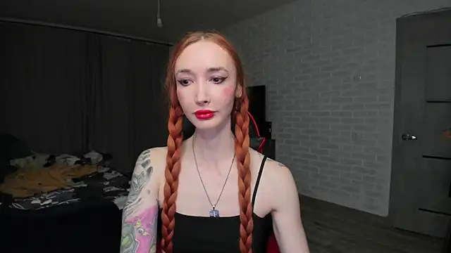 Snapshot of Roxy_Silver chatting on 10-26-25, 07:14 Roxy Silver online show from 10-26-25, 07:14