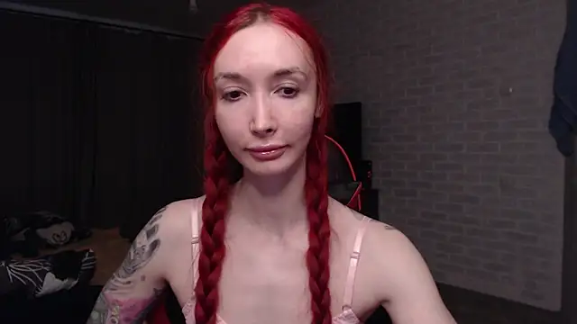 Roxy Silver online show from 05-16-26, 01:59