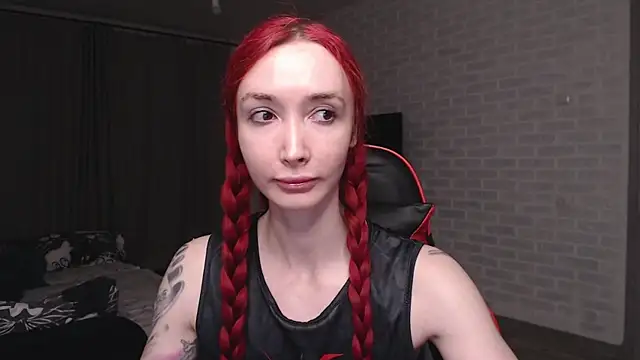 Snapshot of Roxy_Silver chatting on 06-25-26, 08:14 Roxy Silver online show from 06-25-26, 08:14
