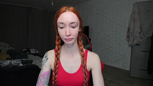 Roxy Silver online show from 11-25-25, 06:52