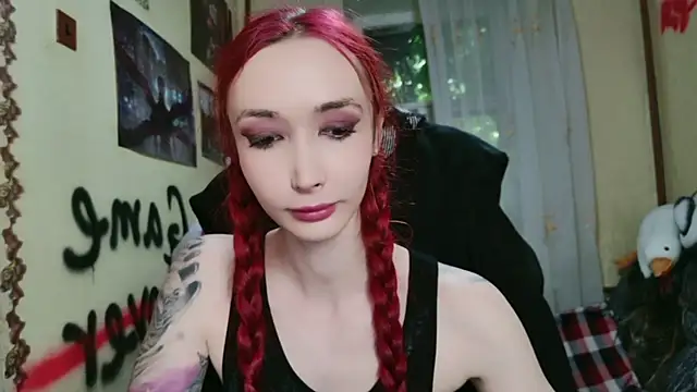 Snapshot of Roxy_Silver chatting on 06-17-26, 02:16 Roxy Silver online show from 06-17-26, 02:16