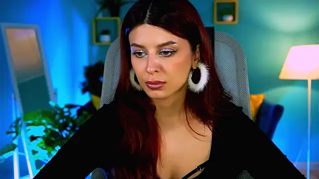 NicoleMun online show from 12-17-25, 05:18