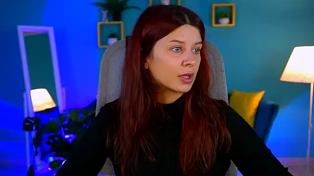 NicoleMun online show from 10-28-25, 12:26