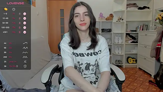 broosnica1 online show from 04-12-26, 07:44