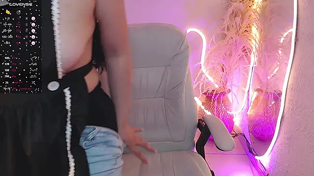 ViolettaHotLatin  online show from 11-20-25, 12:39