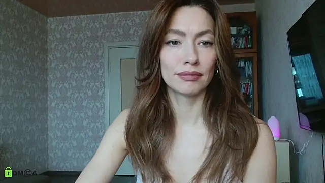 Snapshot of alicia_spicy chatting on 10-16-25, 04:43 alicia spicy online show from 10-16-25, 04:43