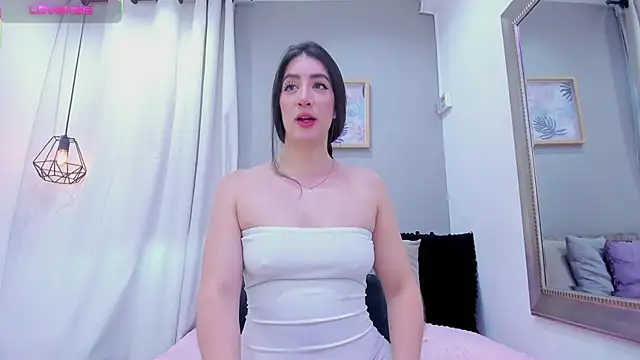  AlejaCruz  online show from 10-05-25, 11:56