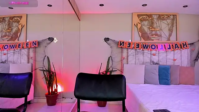  AlejaCruz  online show from 10-28-25, 05:01