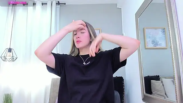  AlejaCruz  online show from 03-29-26, 05:47