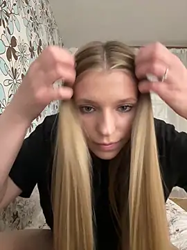 adel secret online show from 04-17-26, 08:22