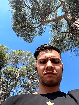 Chofle1 online show from 10-08-25, 09:44