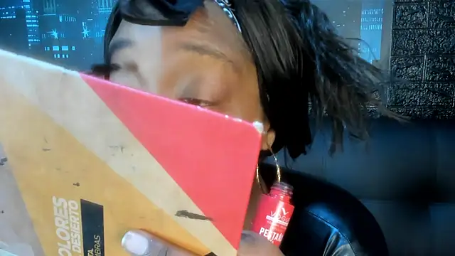 Snapshot of Charlotte__Brown_ chatting on 10-21-25, 11:42 Charlotte Brown online show from 10-21-25, 11:42
