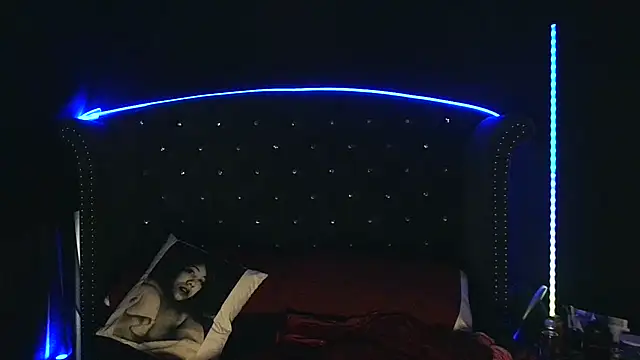 Snapshot of msyvette1970@xh chatting on 02-15-25, 03:39 msyvette1970xh online show from 02-15-25, 03:39