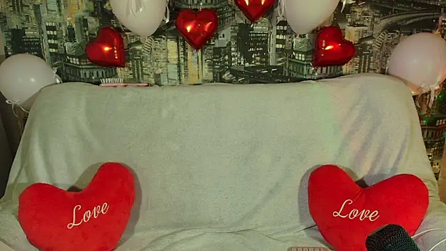 Snapshot of LuxuryGame chatting on 02-12-26, 08:30 LuxuryGame online show from 02-12-26, 08:30