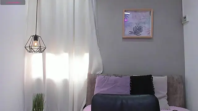  LaraMom  online show from 12-05-25, 07:45