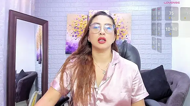  LaraMom  online show from 03-10-26, 07:40