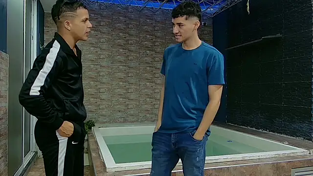 Snapshot of Boysgang_sex chatting on 03-22-25, 11:21 Boysgang sex online show from 03-22-25, 11:21