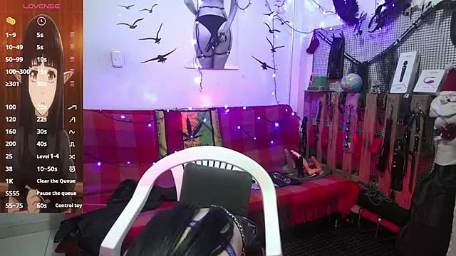  Hanna white  online show from 11-25-25, 02:23