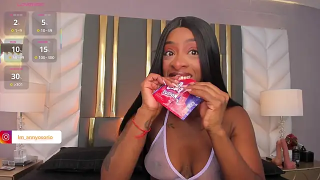 Snapshot of Anny_osorio chatting on 11-19-25, 02:11 Anny osorio online show from 11-19-25, 02:11