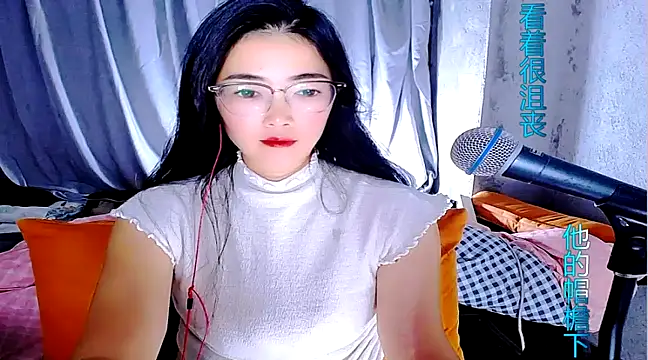 Snapshot of Floor_oo chatting on 02-28-25, 11:25 Floor oo online show from 02-28-25, 11:25