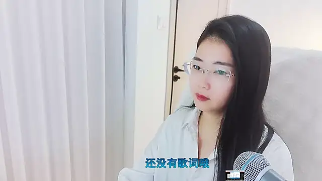 Snapshot of Floor_oo chatting on 10-17-25, 06:06 Floor oo online show from 10-17-25, 06:06