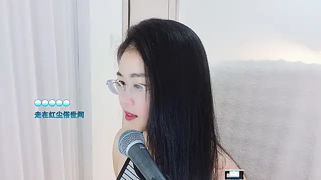 Snapshot of Floor_oo chatting on 10-23-25, 03:10 Floor oo online show from 10-23-25, 03:10