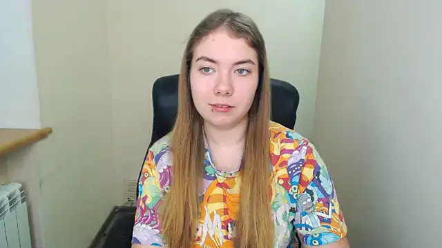 zoey deuttch online show from 12-19-24, 07:18