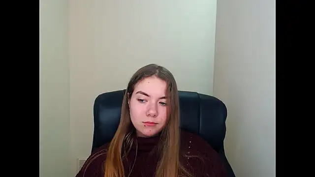 zoey deuttch online show from 12-17-24, 06:35