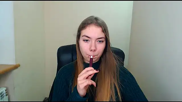 zoey deuttch online show from 12-02-24, 02:47